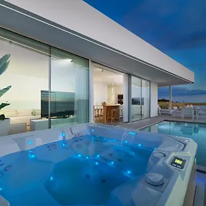 https://infinity-villas-casangular-by-upper.adeje-hotels.com